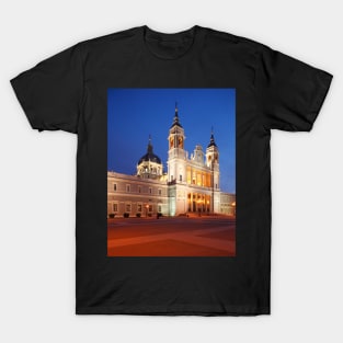 Almudena Cathedral, Catedral de la Almudena, Madrid, Spain, Europe T-Shirt